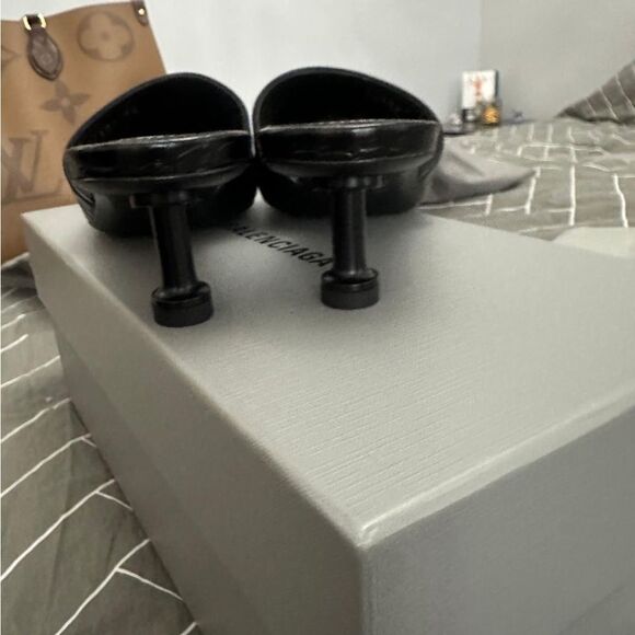 Balenciaga Black and Gold Sandals - Picture 9 of 9